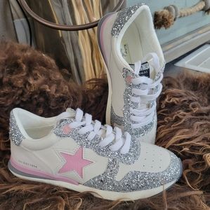 Vintage Havana NWOB size 7.5 pink and silver glitter sneaker